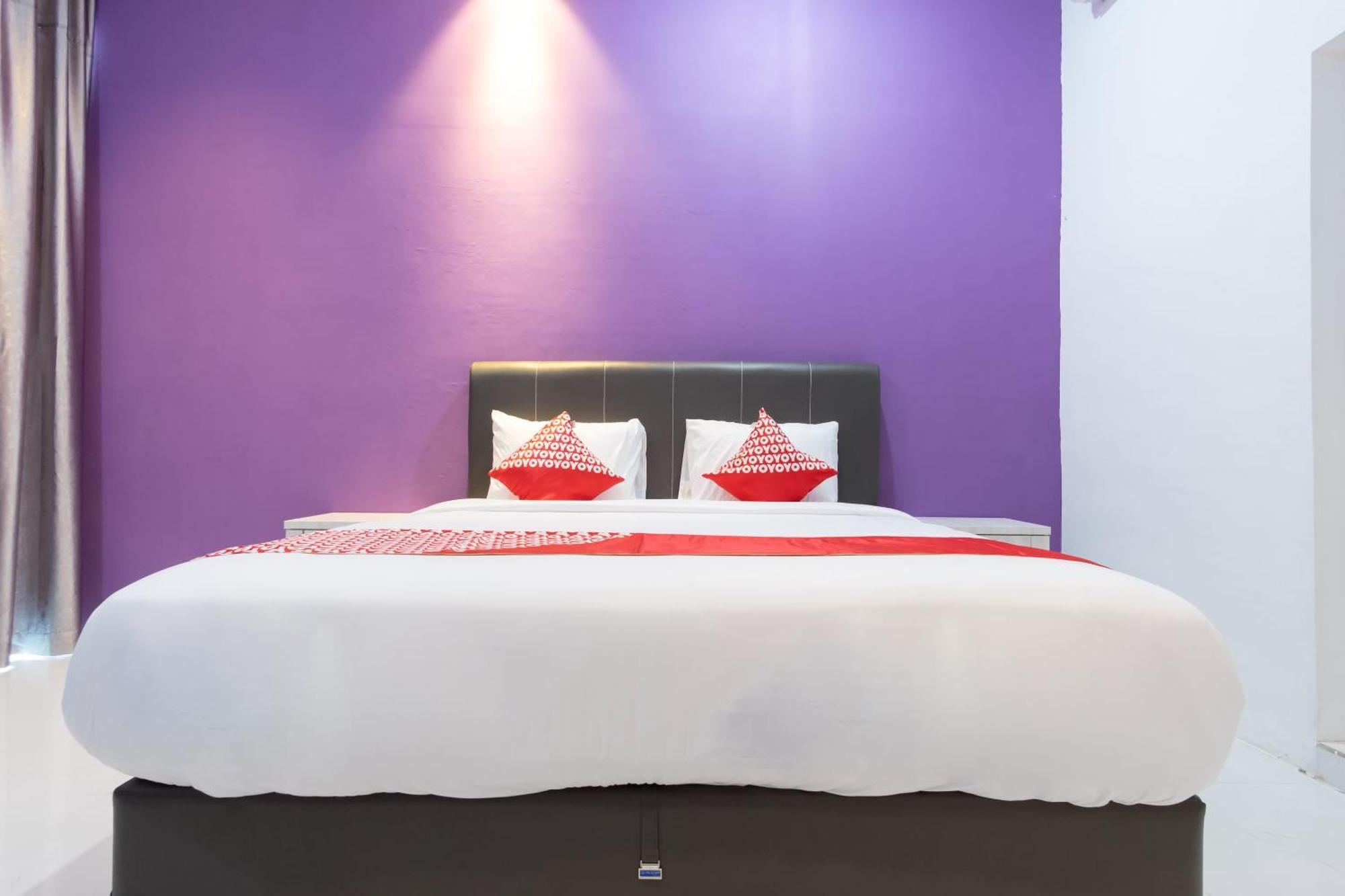 Super Oyo 839 Royal Guest House Medan Exterior photo