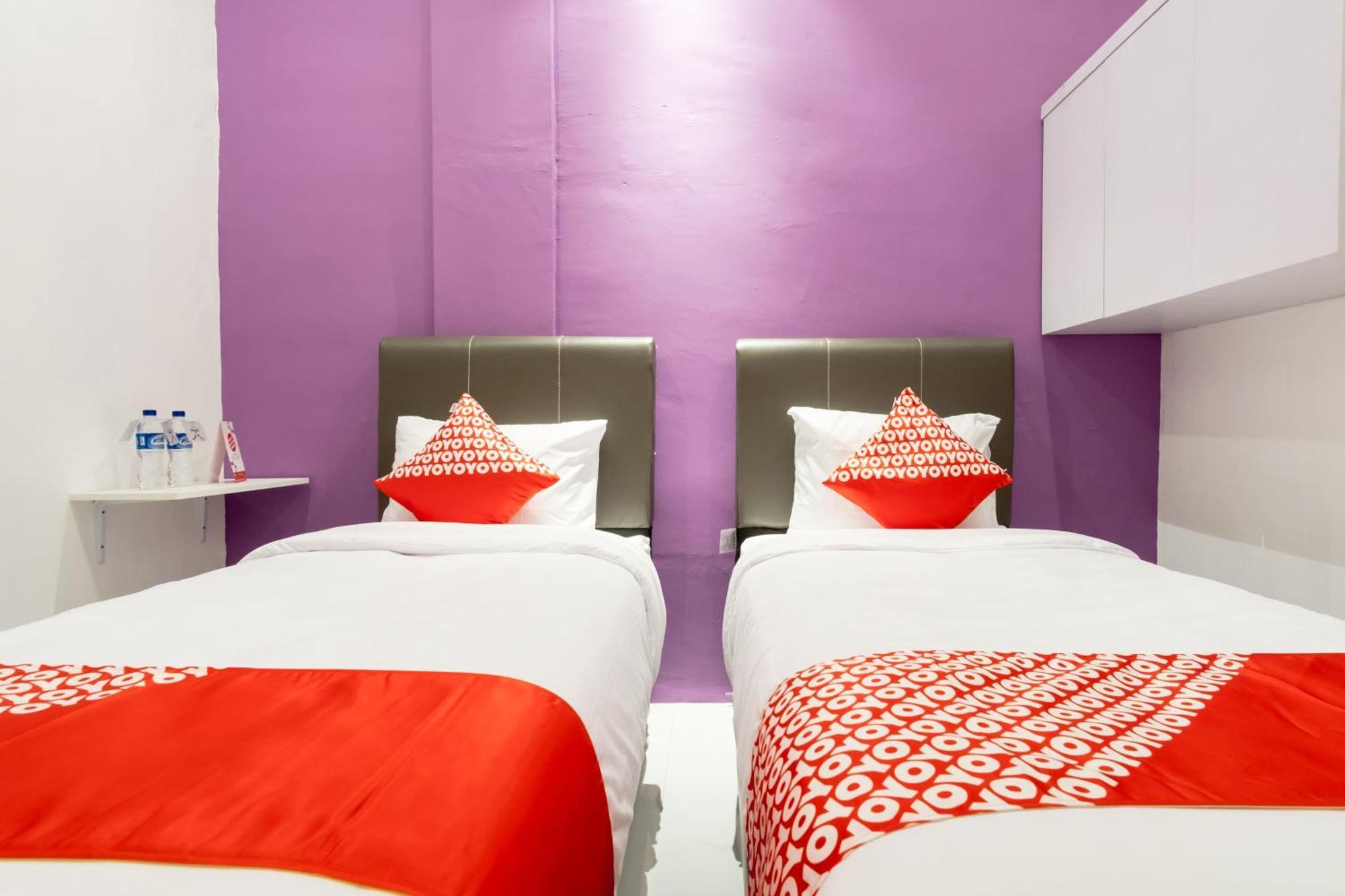 Super Oyo 839 Royal Guest House Medan Exterior photo